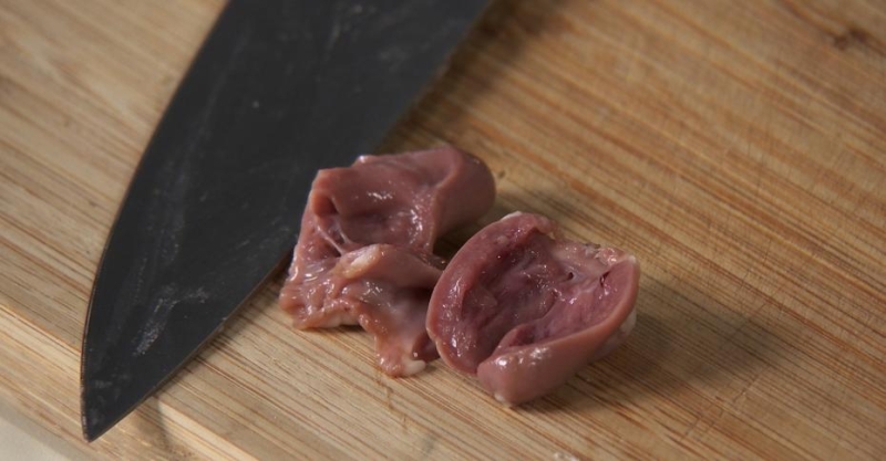 Куриные сердечки в азиатском стиле на шпажках