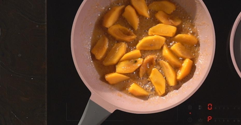 Салат с хурмой