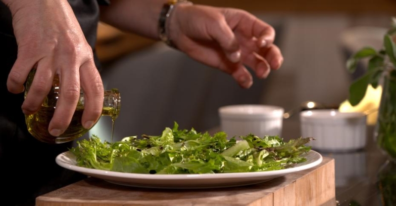 Салат с хурмой