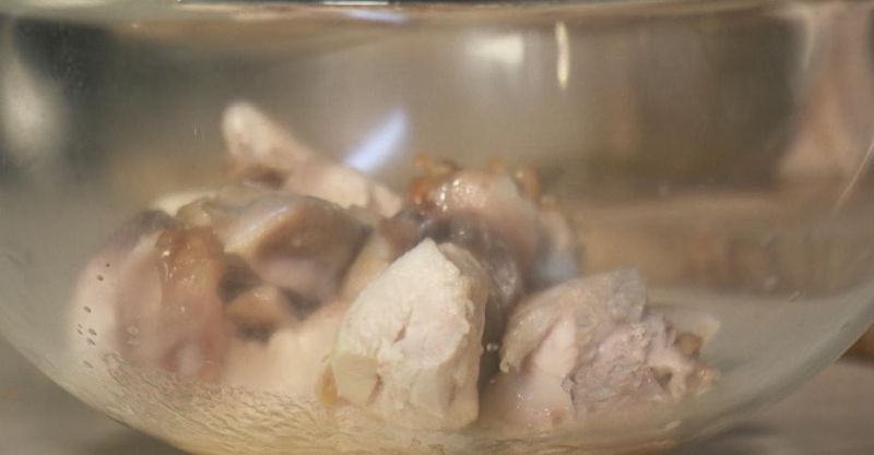 Вьетнамский салат с курицей и арахисом