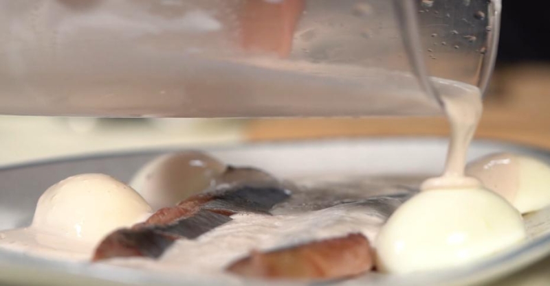 Селёдка с заливкой из хрена