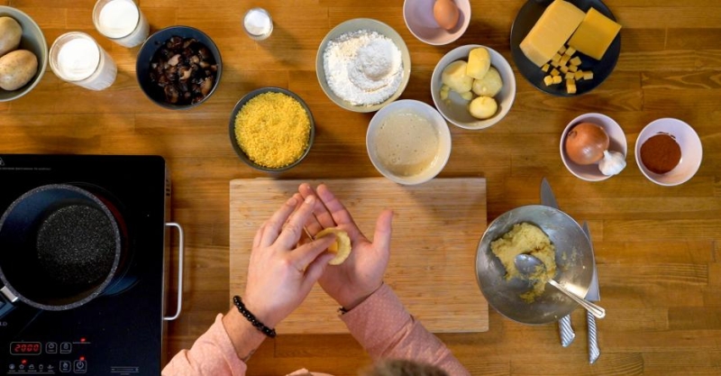 Картофельные шарики с сыром