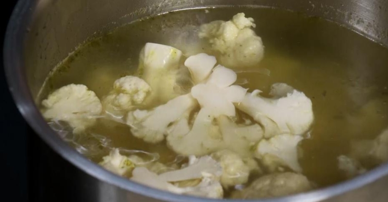 Капуста в хрустящем тесте с соусом сладкий чили