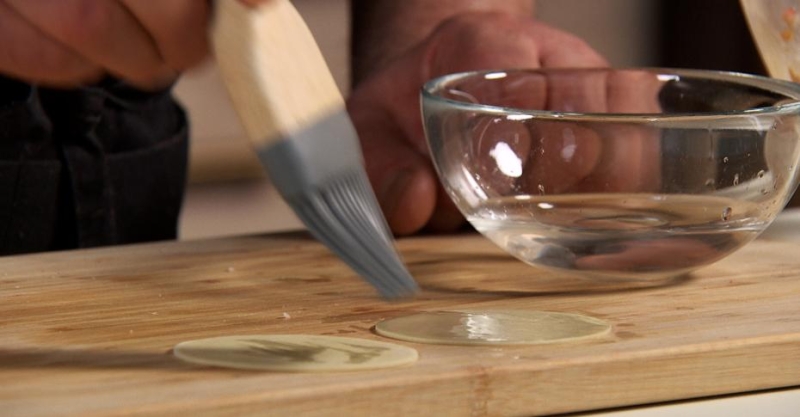 Крабовый Рангун (хрустящие вонтоны с крабовыми палочками)