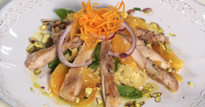 Салат с кускусом и курицей-гриль