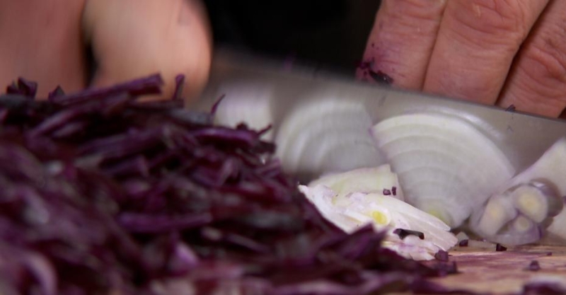 Краснокочанная капуста тушёная с ряженкой