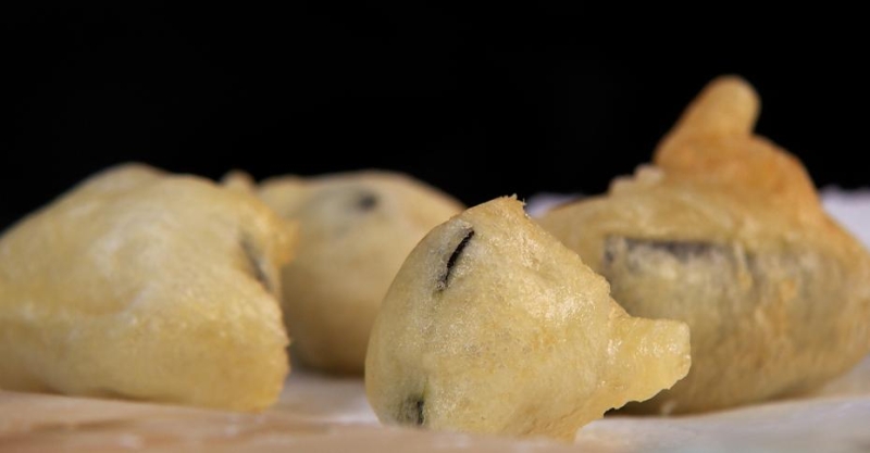 Баклажаны в темпуре с салатом