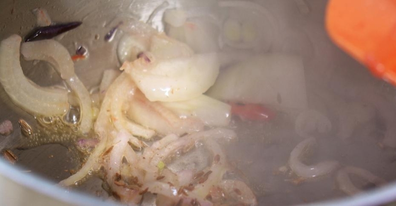 Краснокочанная капуста тушёная с ряженкой