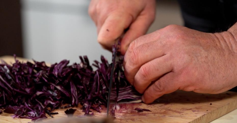 Краснокочанная капуста тушёная с ряженкой