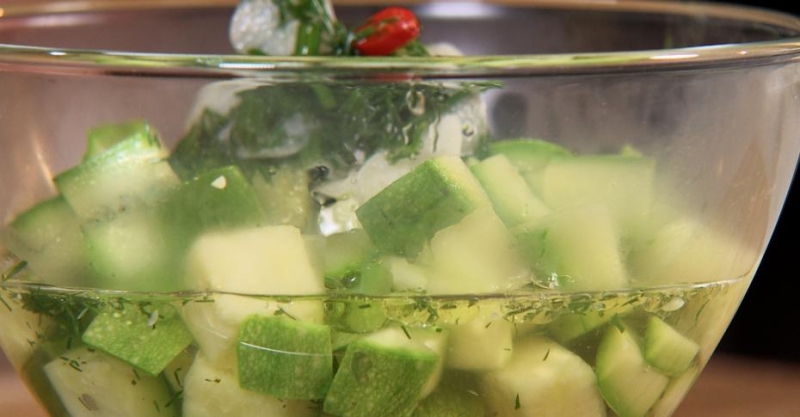 Маринованные кабачки с чили перцем