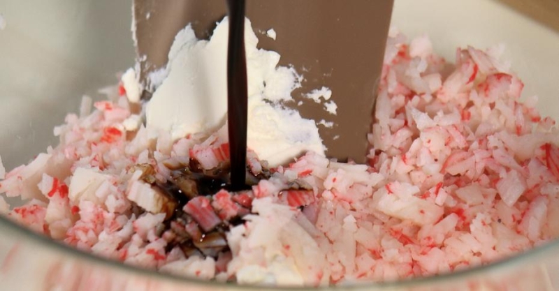 Крабовый Рангун (хрустящие вонтоны с крабовыми палочками)