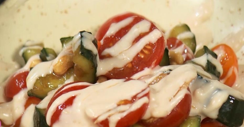 Салат с баклажанами и битыми огурцами