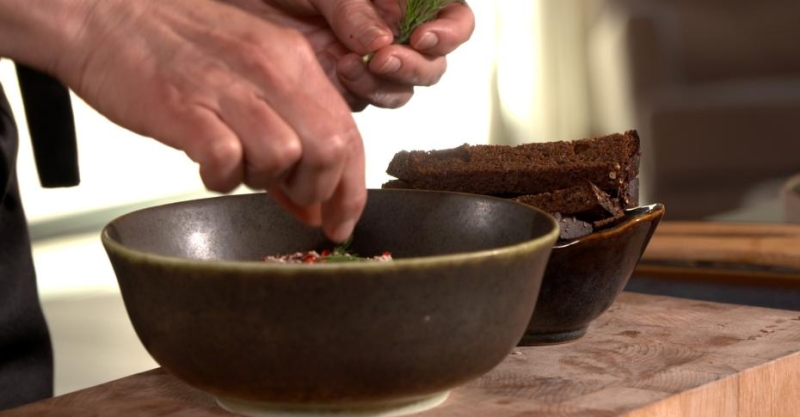 Кростини с грибным паштетом