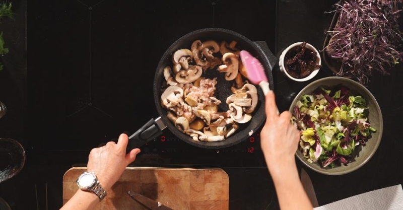 Кростини с грибным паштетом