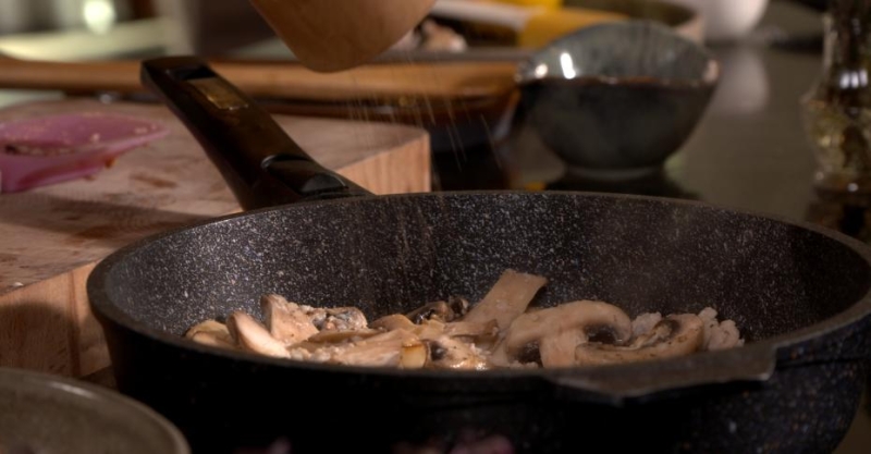 Кростини с грибным паштетом