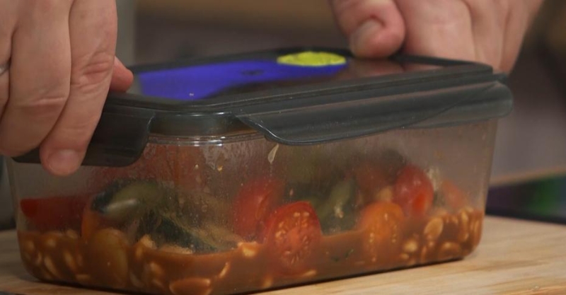 Салат с баклажанами и битыми огурцами