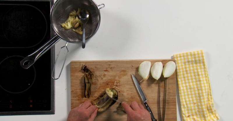 Айвар (икра из запечённых баклажанов и перцев)