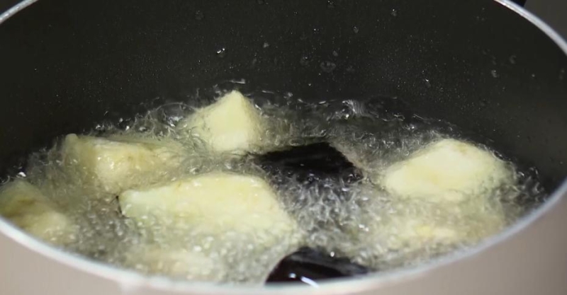 Салат с баклажанами и битыми огурцами