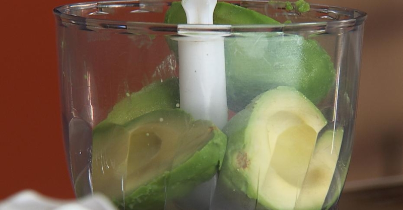 Лепёшки из авокадо и песто с мятой