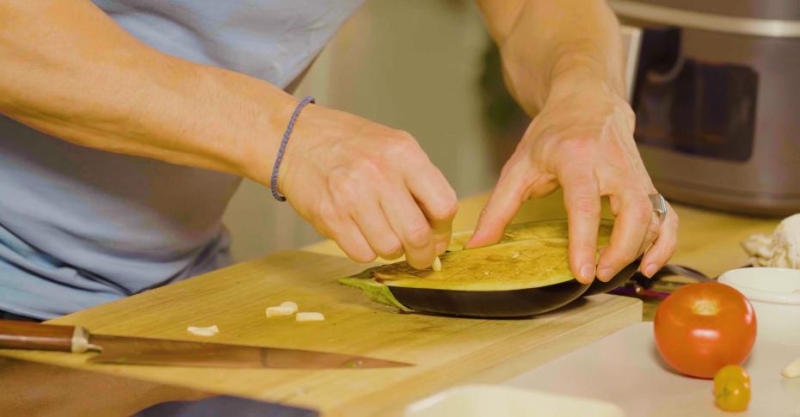 Запечённый баклажан с моцареллой