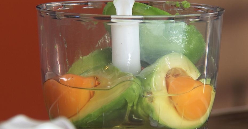 Лепёшки из авокадо и песто с мятой