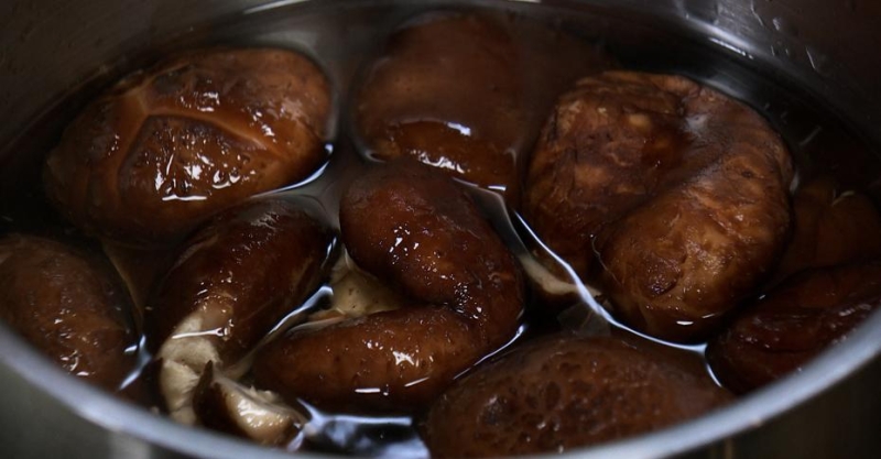 Салат из грибов шиитаке