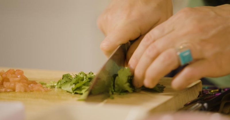 Намазка из авокадо с хрустящими тостами