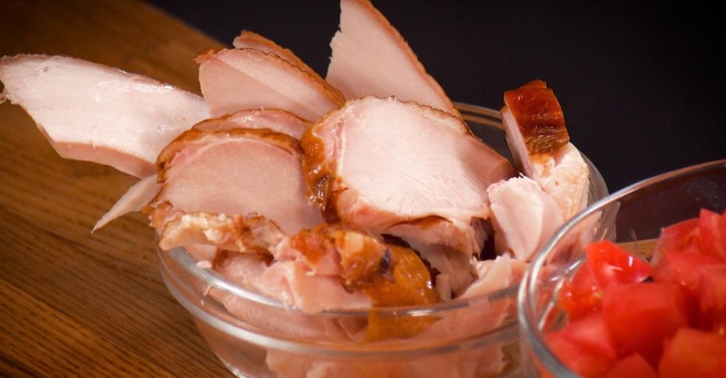 Кобб салат с сыром чеддер