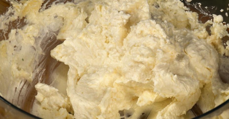 Тарталетки со скумбрией, сливочным сыром и хреном