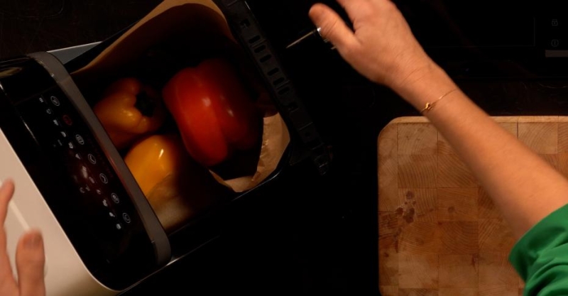 Закусочные рулетики из перцев